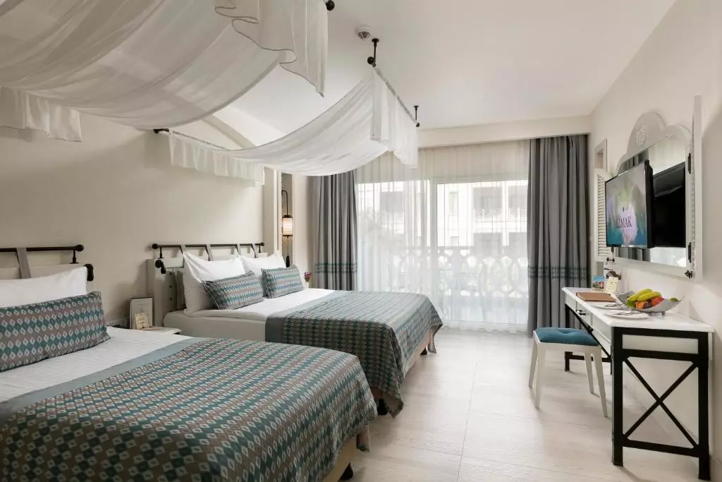 Limak Cyprus Deluxe Hotel